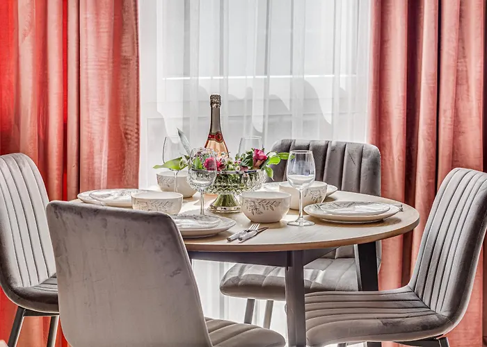 Ari Pink & Turquoise - Afi Mall High-End Apartments