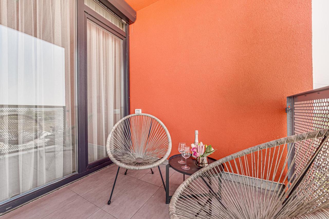 Ari Pink & Turquoise - Afi Mall High-end Apartment Arad