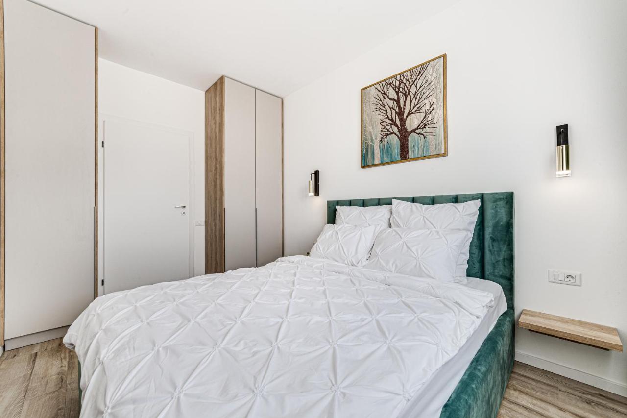 Apartment Ari Pink & Turquoise - Afi Mall High-end *