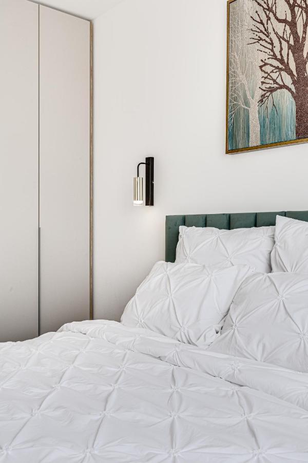 Ari Pink & Turquoise - Afi Mall High-end Apartment Arad