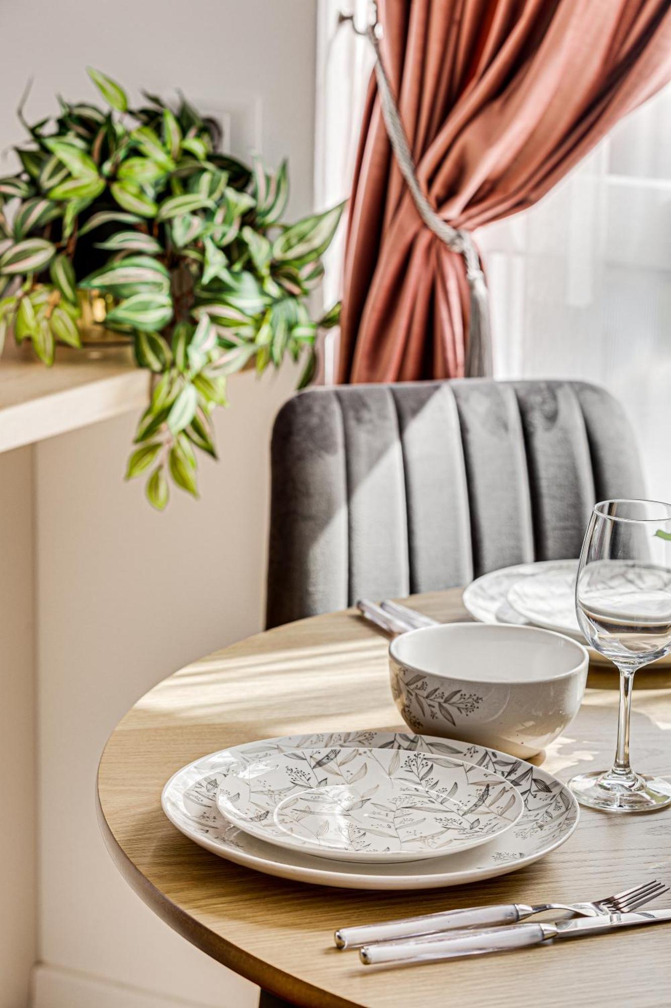 Ari Pink & Turquoise - Afi Mall High-end Apartment Arad